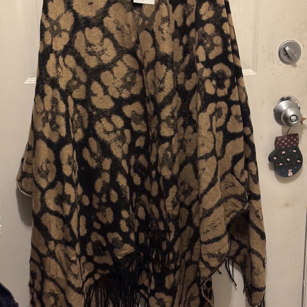 Womans Cape or Ruana w/fringe